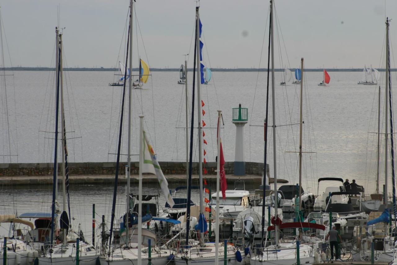 Le Vent Dans Les Voiles - Appartement Classe 4 Etoiles Mèze Zewnętrze zdjęcie